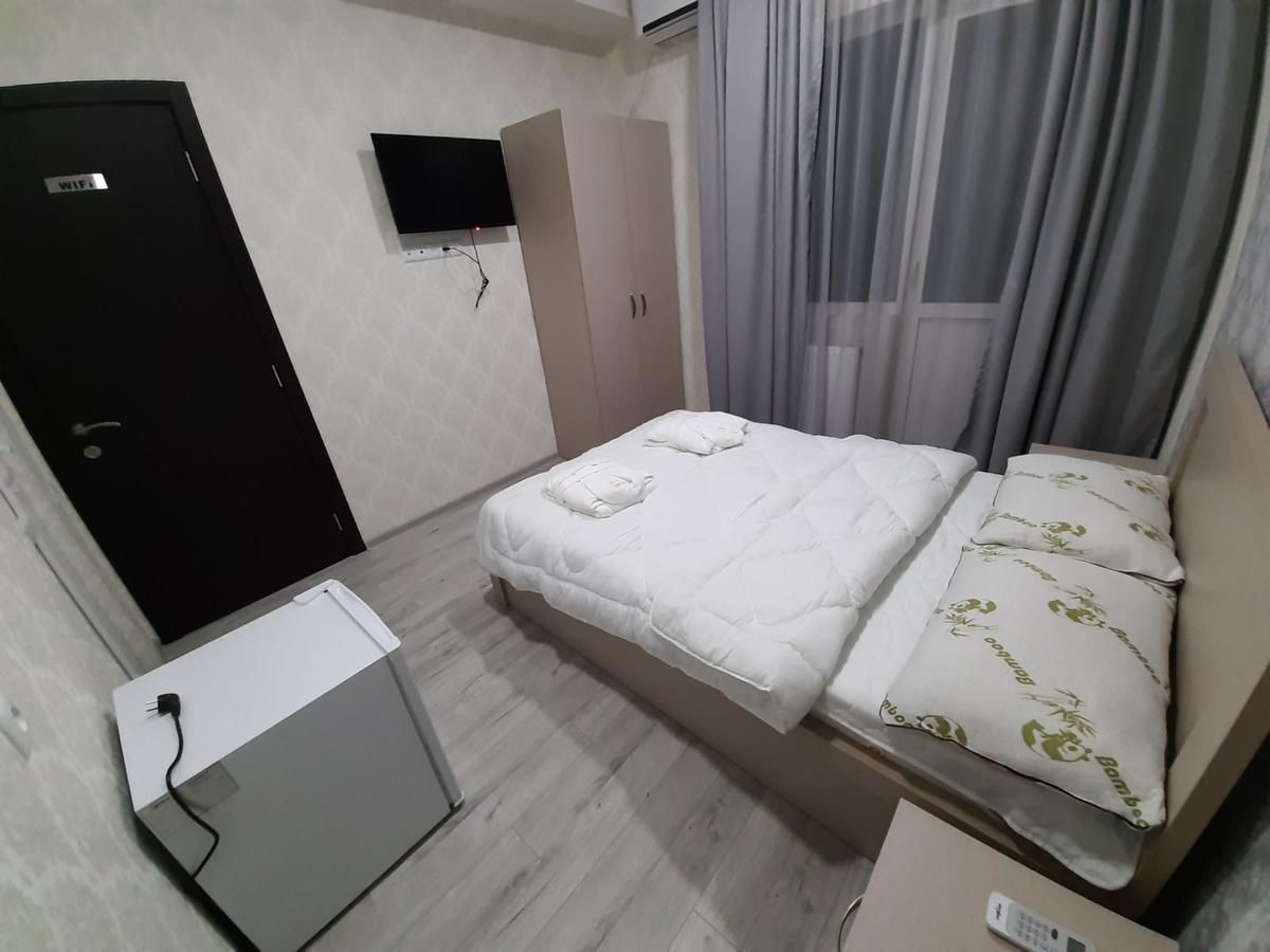 Проживание в семье Guest House L&A Тбилиси-14