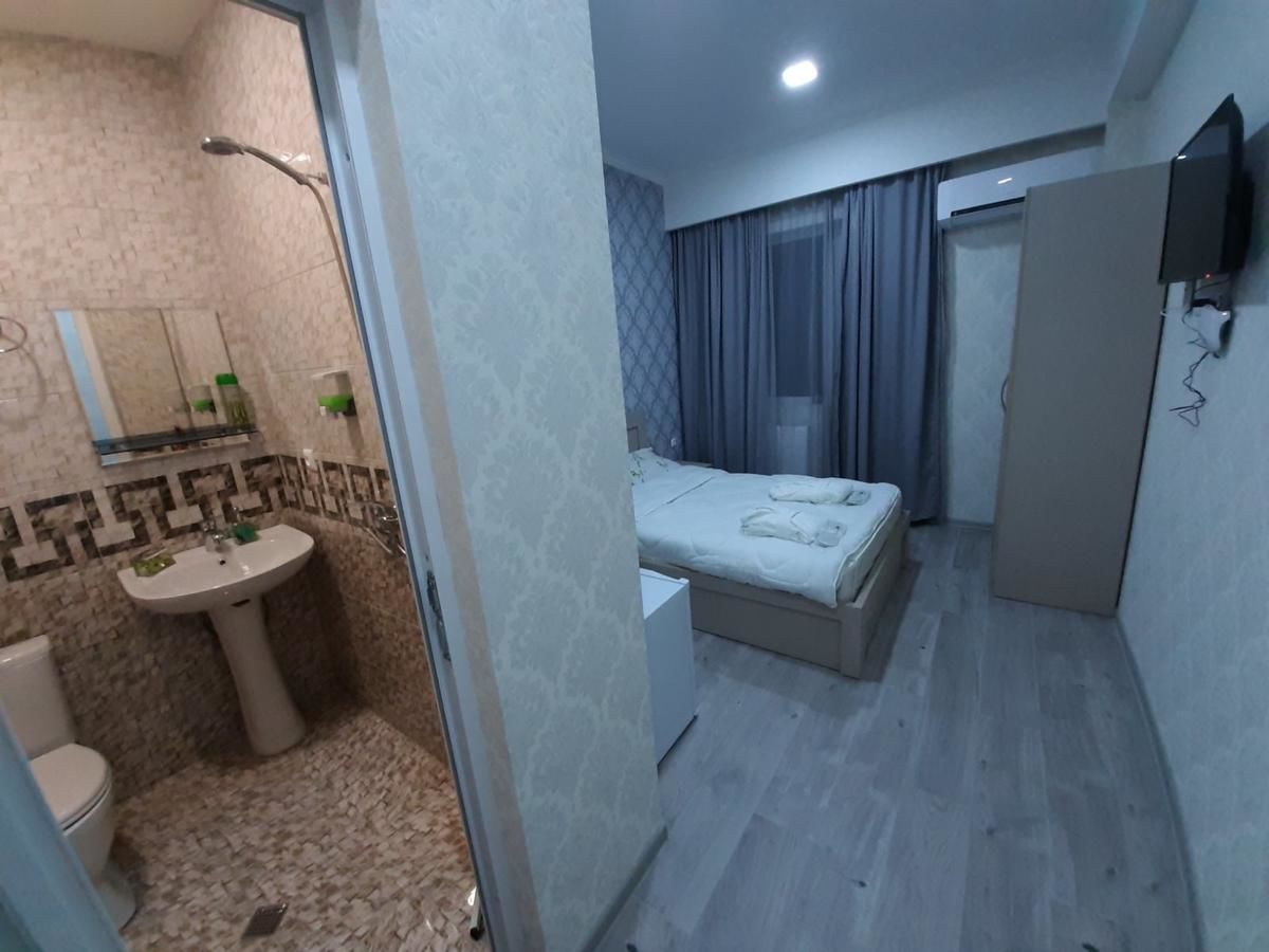 Проживание в семье Guest House L&A Тбилиси-5